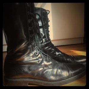 Men’s Gucci leather boots